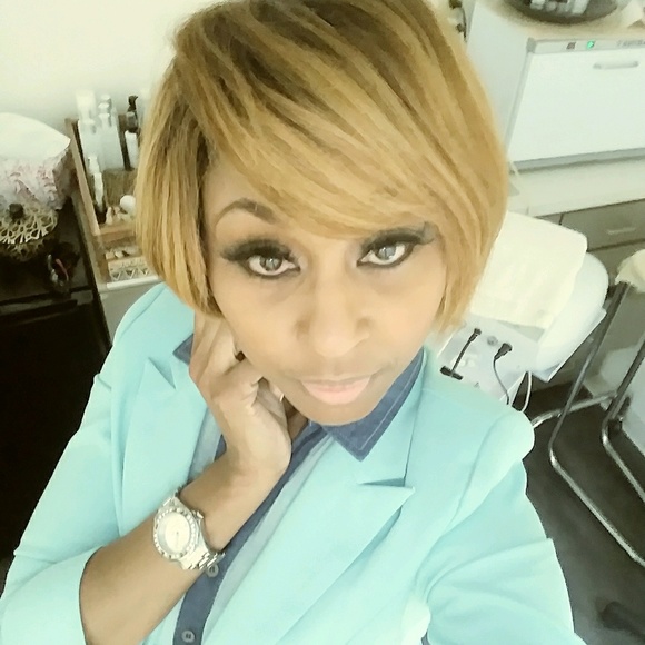 Meet your Posher, Tracie - Picture 1 of 1